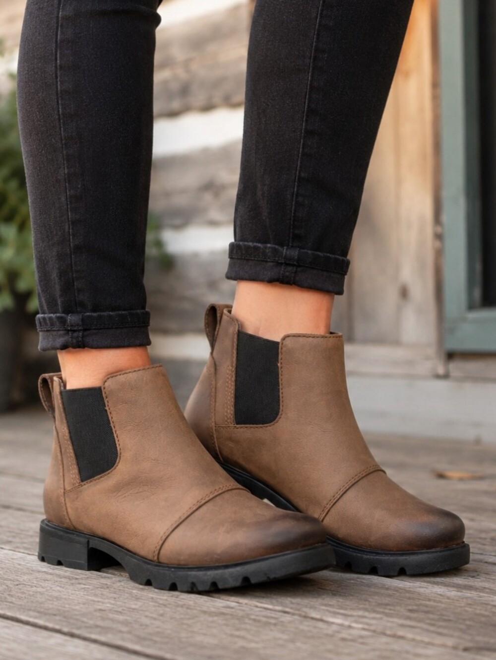 Sorel Emelie III Chelsea Modern Boho Minimalist Leather Comfort Bootie 8.5M